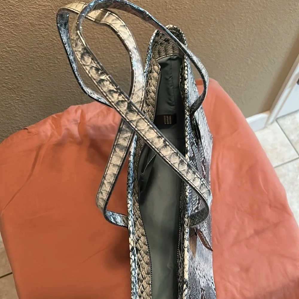Studio Badgley Mischka, Vegan Leather, Light Blue Snake TOTE. NWT - Picture 10 of 16